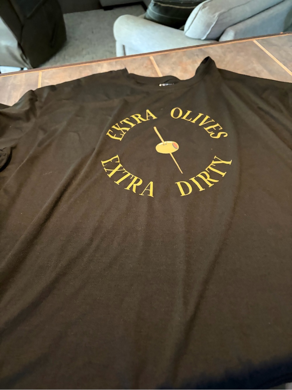 SHEIN Black Short-Sleeve Tee with Yellow Olive Graphic- oversized XL !